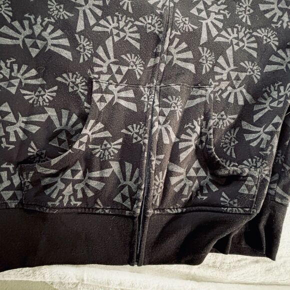 Legend of Zelda Twilight Princess AOP Hylian Crest Black Zip Hoodie XS RARE - Picture 7 of 14